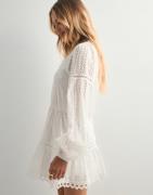 Nelly - Vit - Embroidered Dress