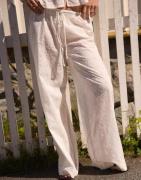 Nelly - Vit - Pull On Broderie Anglais Pants