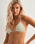 Nelly - Blommig - Smock Frill Triangle