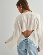 Nelly - Vit - Sassy Satin Blouse