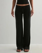 Nelly - Svart - My Chill Pants