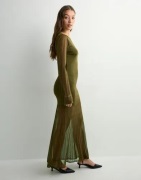 Malina - Grön - Haisley sheer knitted maxi dress