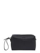 Calvin Klein Clean Esntl Washbag Svart